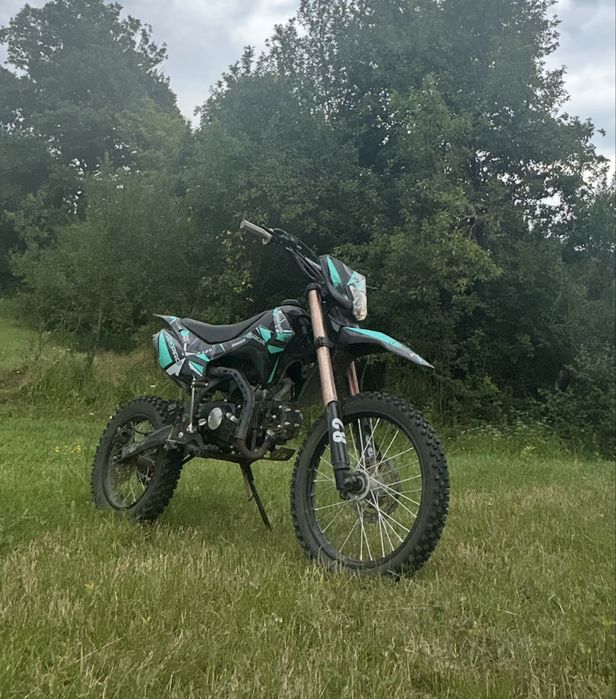Vând motocicleta folosita 3-4 luni