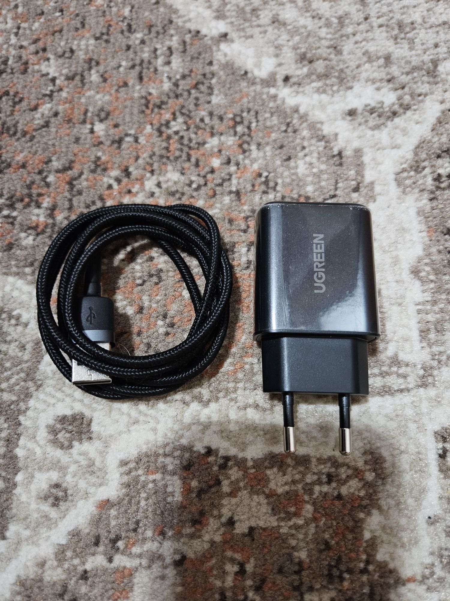 Pachet iphone 11 - încărcător+3 folii protectie ecran+1 folie spate