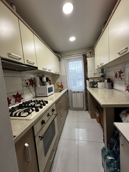 Apartament 3 camere zona Alexandru cel Bun , etaj 2/4