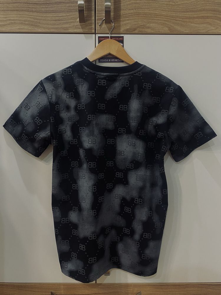 Тениска Balenciaga