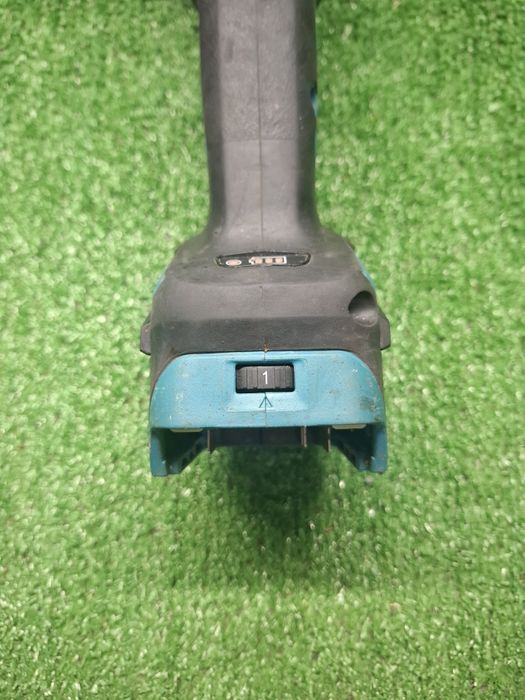 Безчетков шлайф на Makita DGA511 с регулаж на оборотите