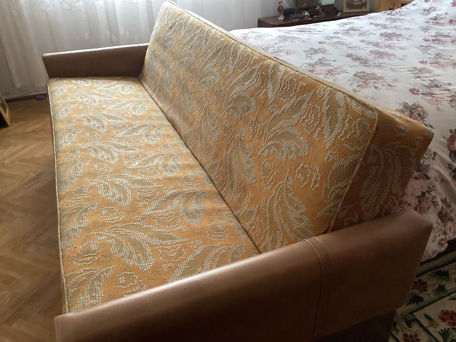 Două fotolii și canapea în bună stare