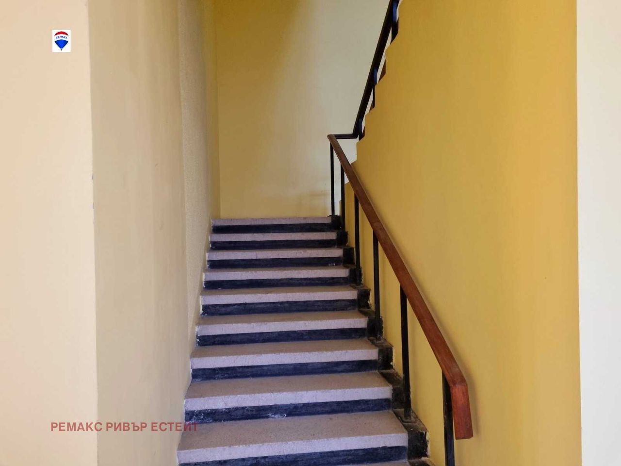 Продава се Ателие в Русе, Дружба 3 - 20 кв.м за 1575 €/кв.м - Снимка #5