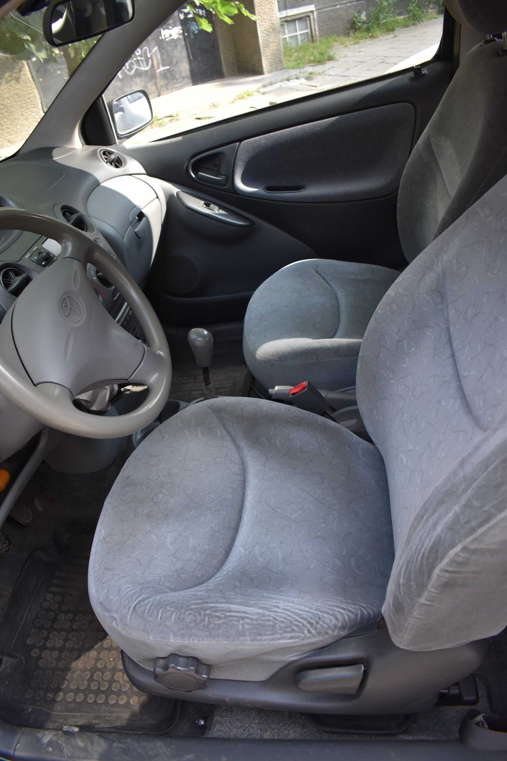 Toyota Yaris 2002г.