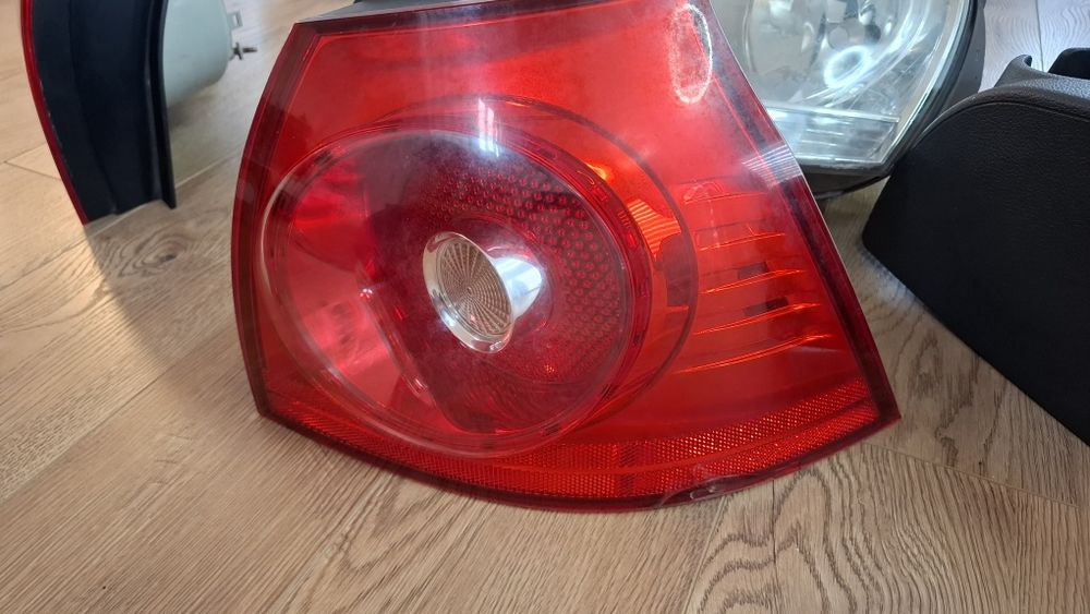Far Golf 5 si stopuri Golf 5 FOARTE IEFTINE, volan Golf 4