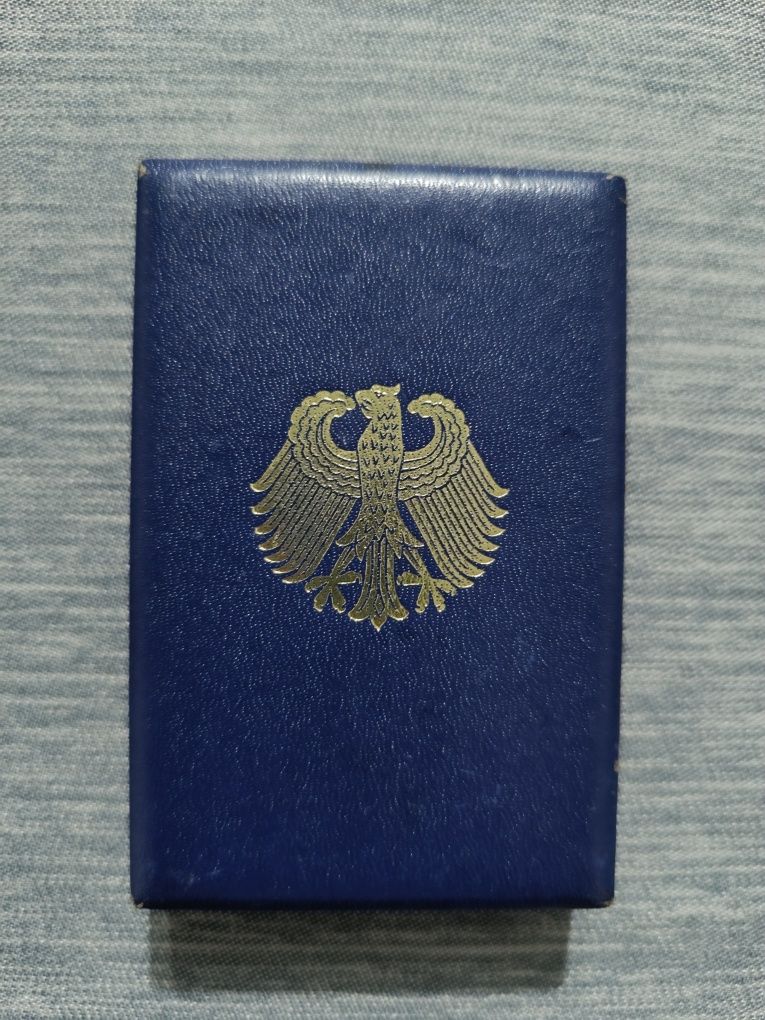 Федерална република Германия, Орден за заслуги, Кръст за заслуги към м
