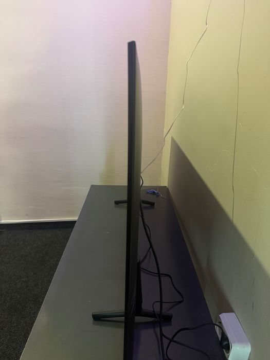 Телевизор Самсунг 50 инча UHD