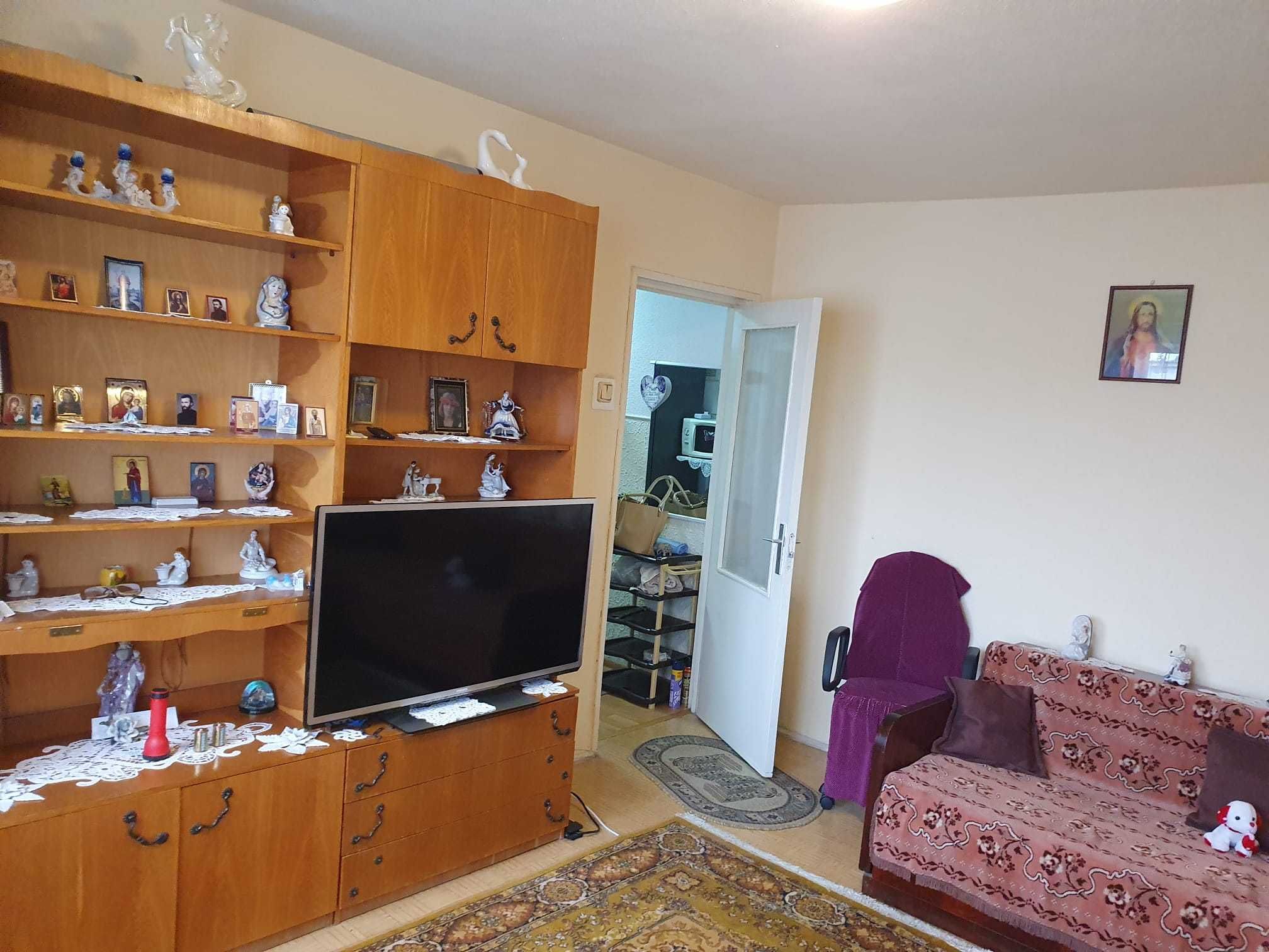 Inchiriez apartament 2 camere Nedecomandat\Ploiesti Vest\Aurora\