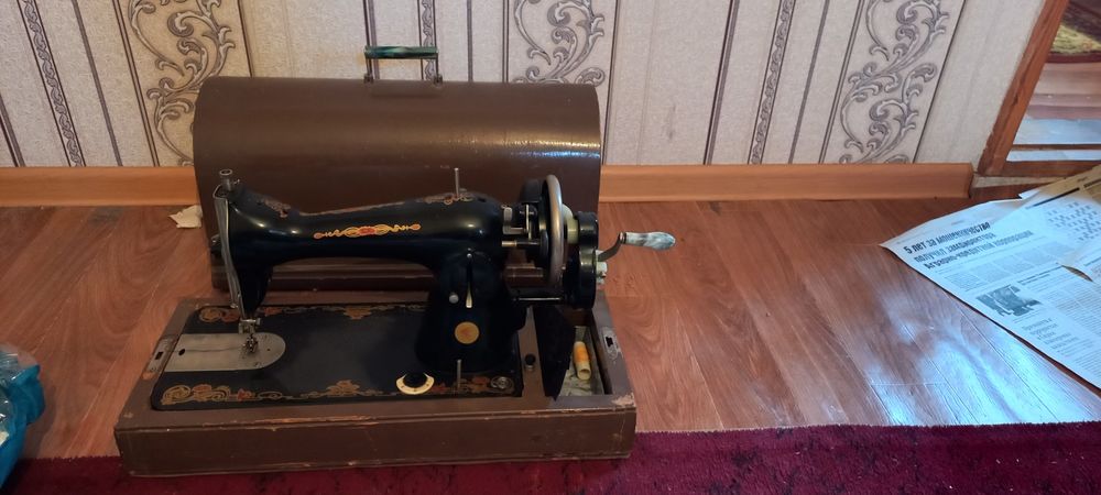 Продам швеиныи машинка
