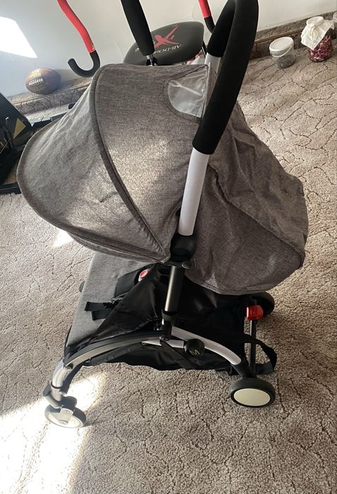 Детская прогулочная коляска