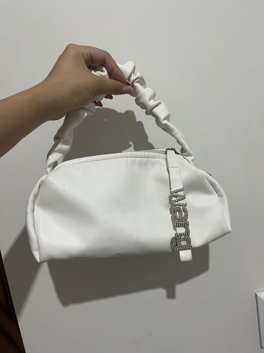 Сумка белая,красивая и удобная