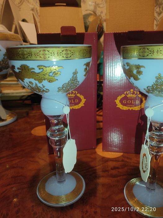 Чақ чук вазалари 8 та оқ бор. Богема