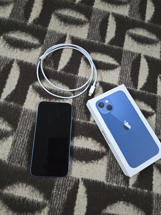 Продавам iPhone 13