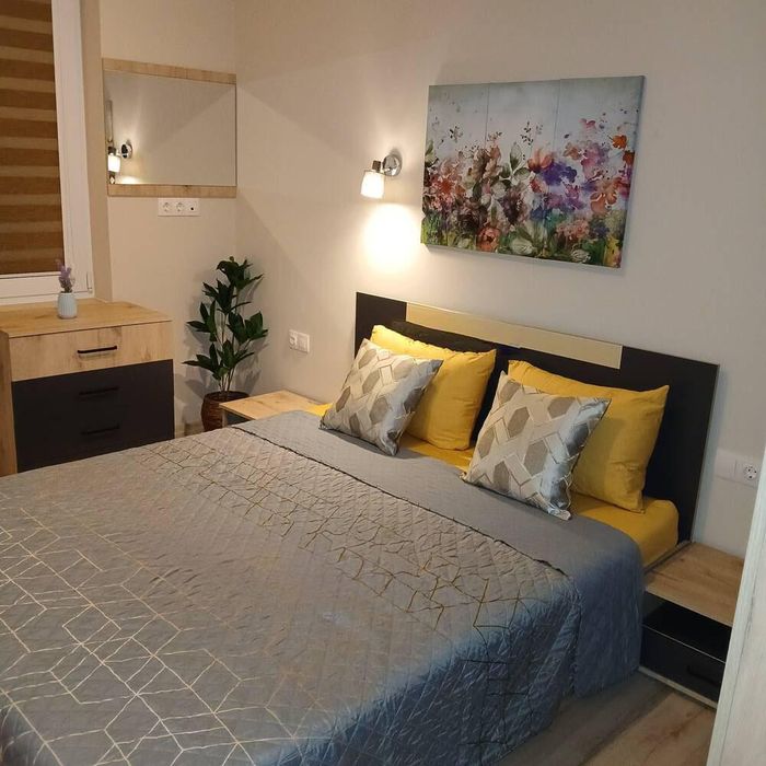 Дава се под наем Двустаен апартамент в Бургас, Славейков - 65 кв.м за 765 € - Снимка #2