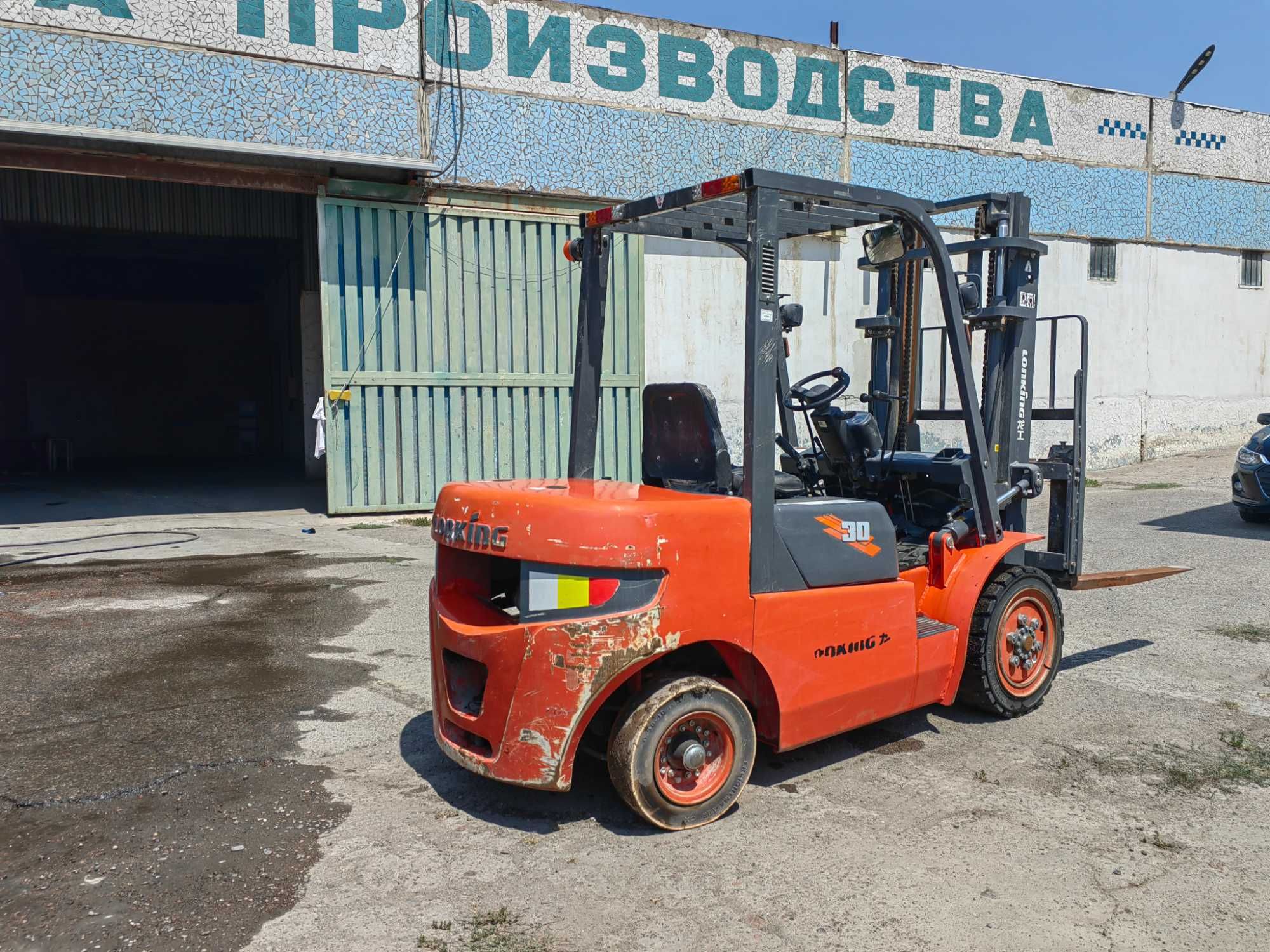 Вилочный погрузчик марки - LONKING (модель FD30T)