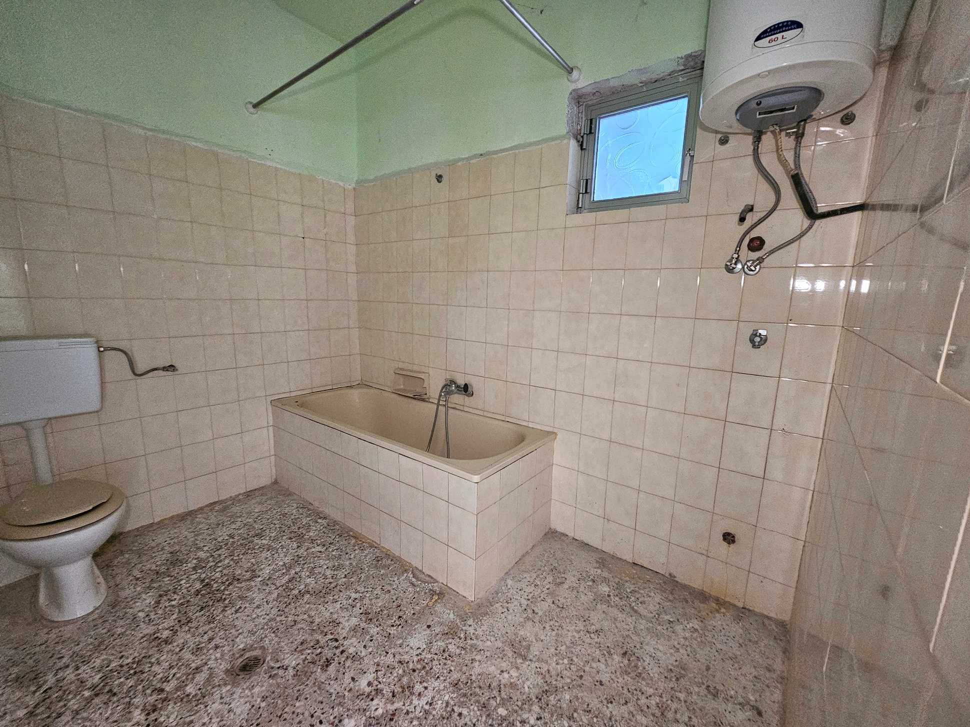Хотел 400 кв.м. за продажба в Неа Карвали Кавалас (код 4682)