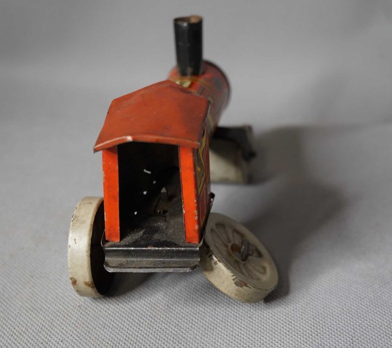 Рядка Стара Немска метална механична играчка модел валяк