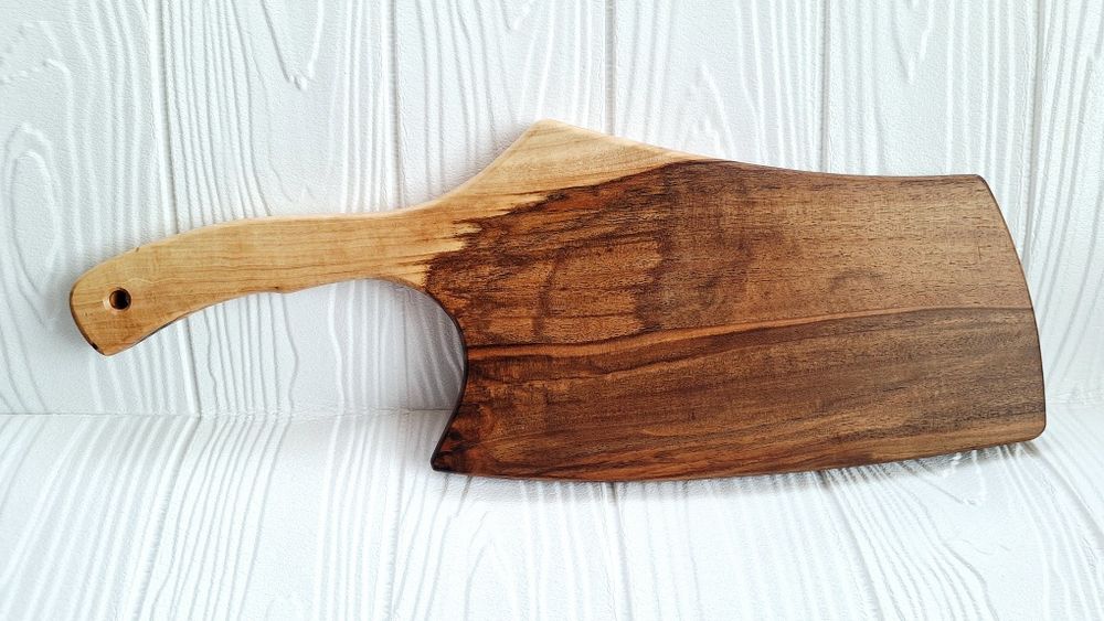 Плата за рязане и сервиране на мезета дъски от орех