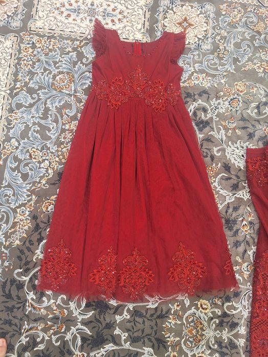 ПЛАТЬЕ ЖЕНСКОЕ и одно маленькое