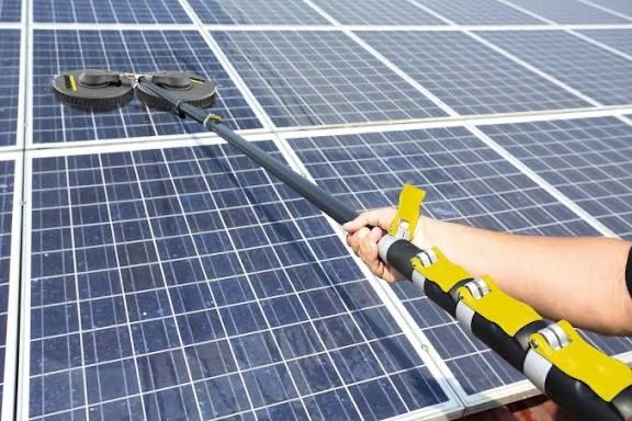 Servicii profesionale de spălare panouri fotovoltaice