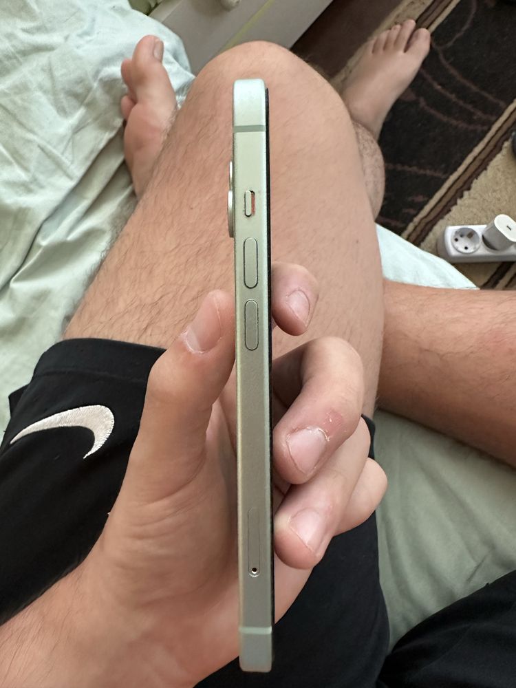 iPhone 15 128GB green с гаранция