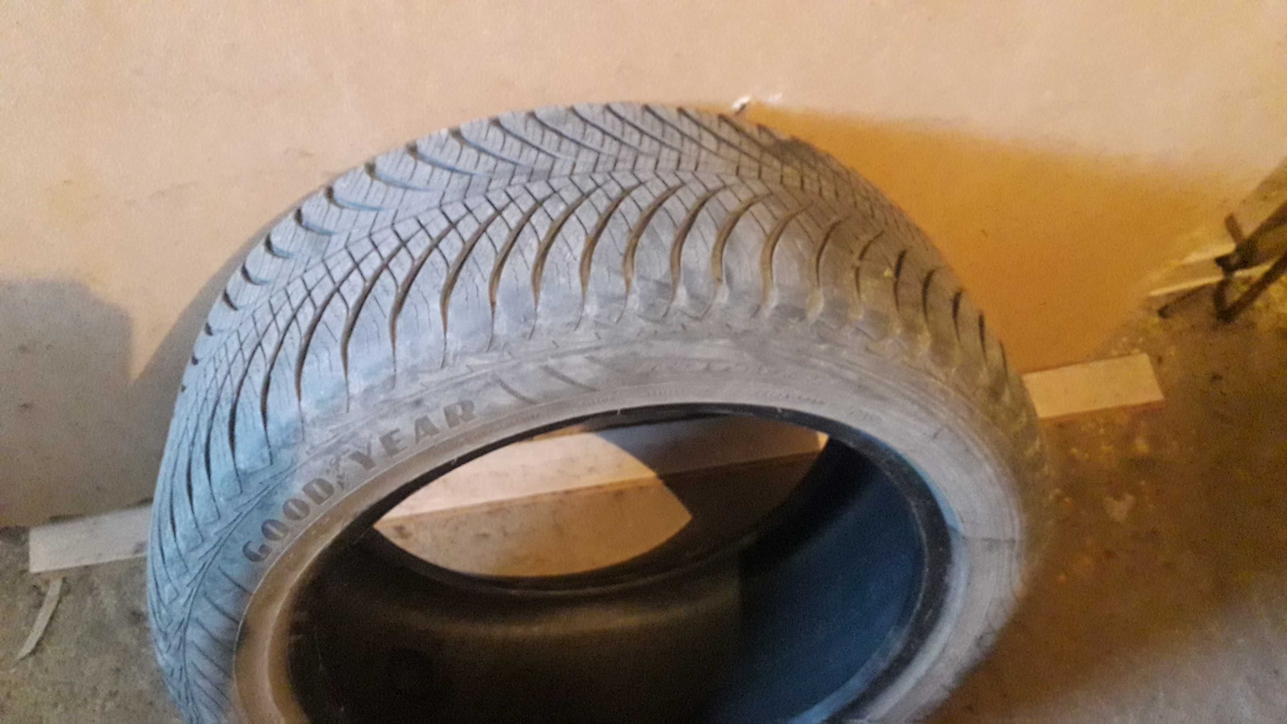 Гуми GOODYEAR VECTOR 4seasons  2бр 225/50/R17