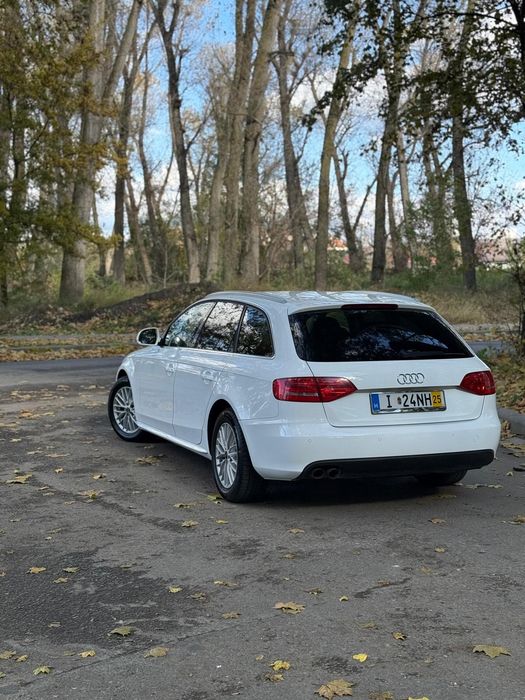 * Audi A4 B8 * 2.0D Euro 5 * Numere Zoll valabile 30 zile *