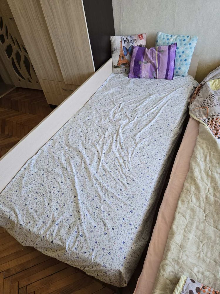 Спешно! Легло и гардероб.