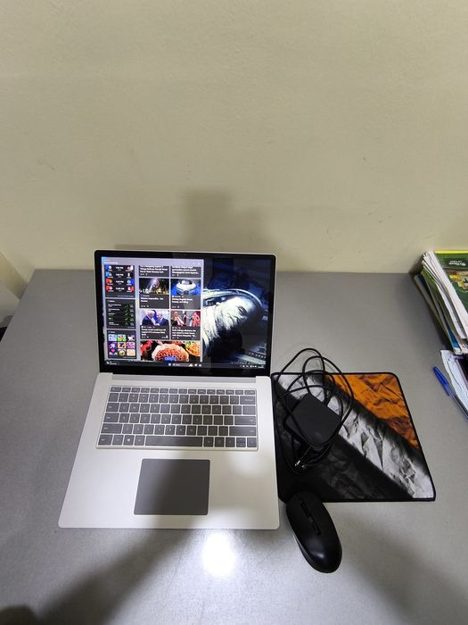 Microsoft Surface laptop 3 2K 15 katta ekran. Core i 7 kuchli