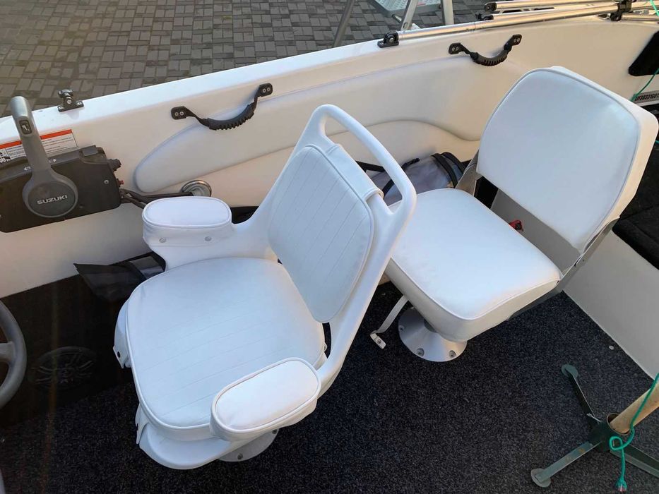 Barcă LARSON FINCRAFT 1850 DC cu motor Mercury de 115 CP