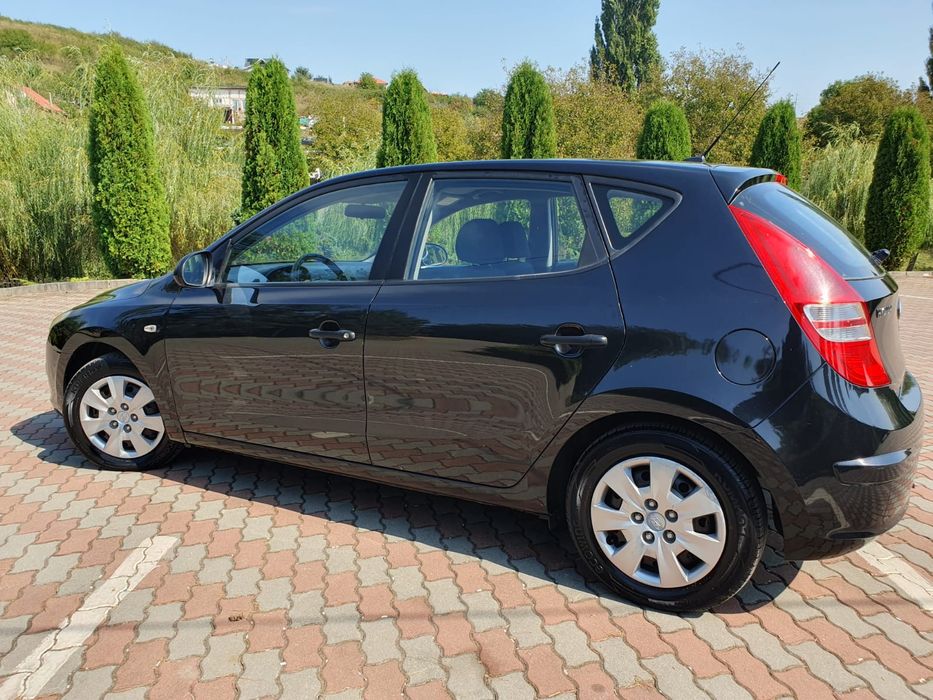 -Hyundai i30 facelift-1.4benzina-107cai-euro4-2008-germania adus-