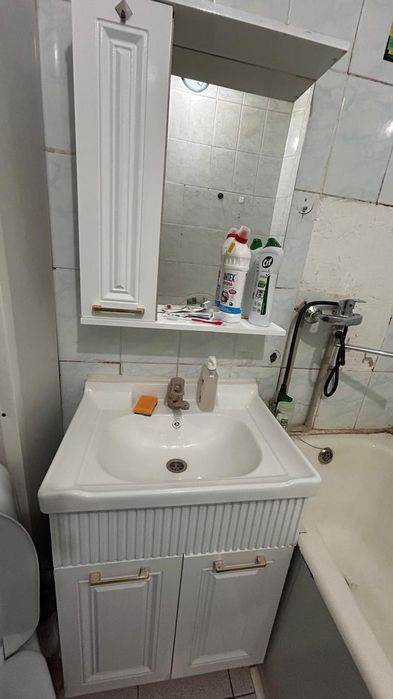 Шкаф для ванной с зеркалом