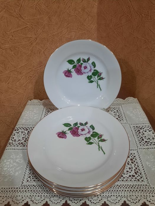 Немецкий фарфор. Германия. Тарелочки "Кahla" (d-19см).   Состояние иде