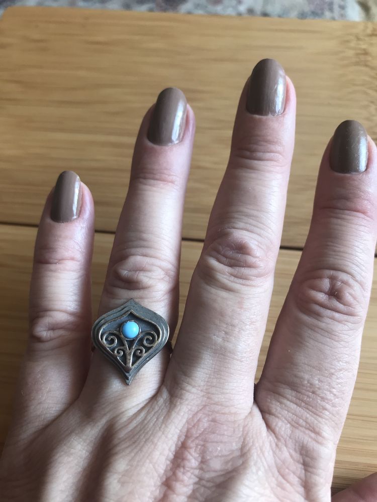 Продам серебряное кольцо с бирюзой