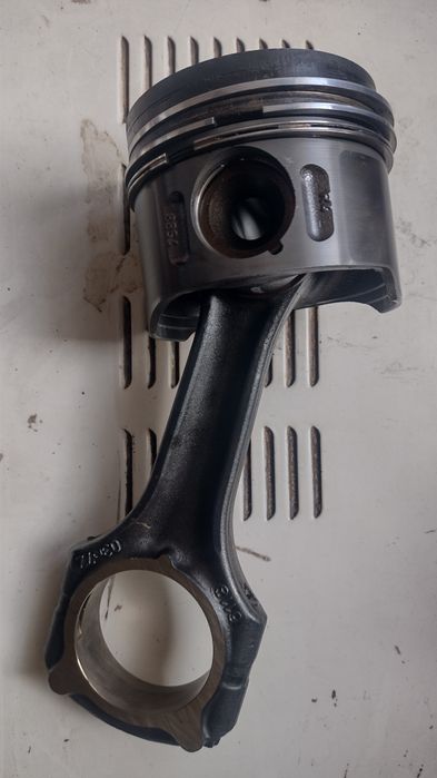 Бутала с биели за Мерцедес  E 2.7CDI W211 177кс.