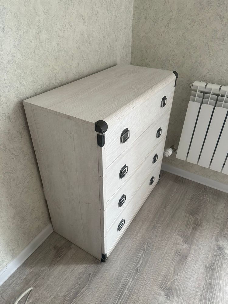 Продается шкаф с комодом