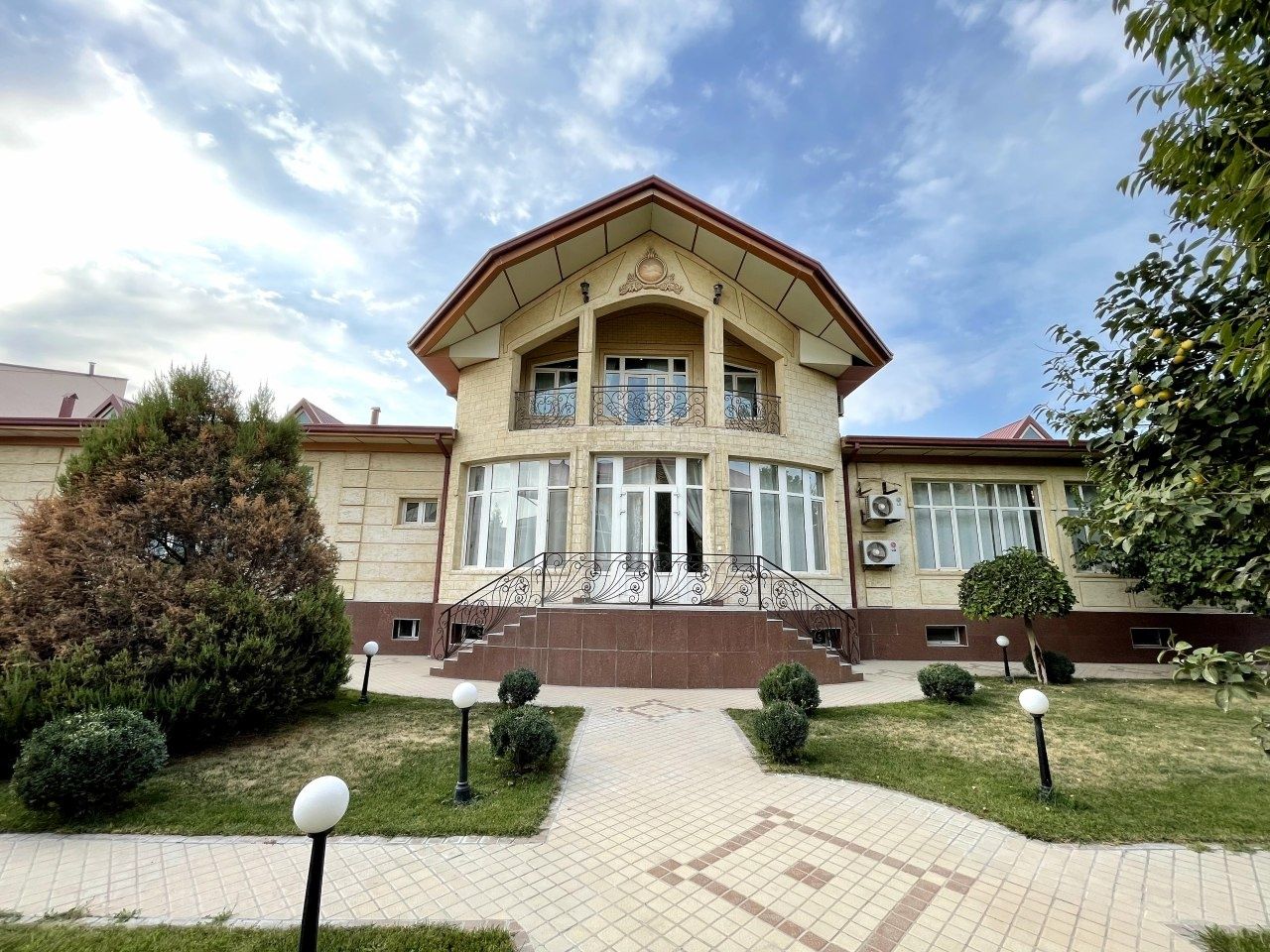 Продаётся Шикарные 2 Дома. 16 соток!  Сергели.