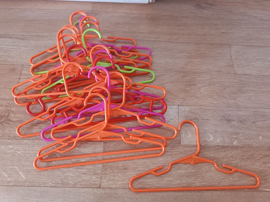 Вешалки детские новые