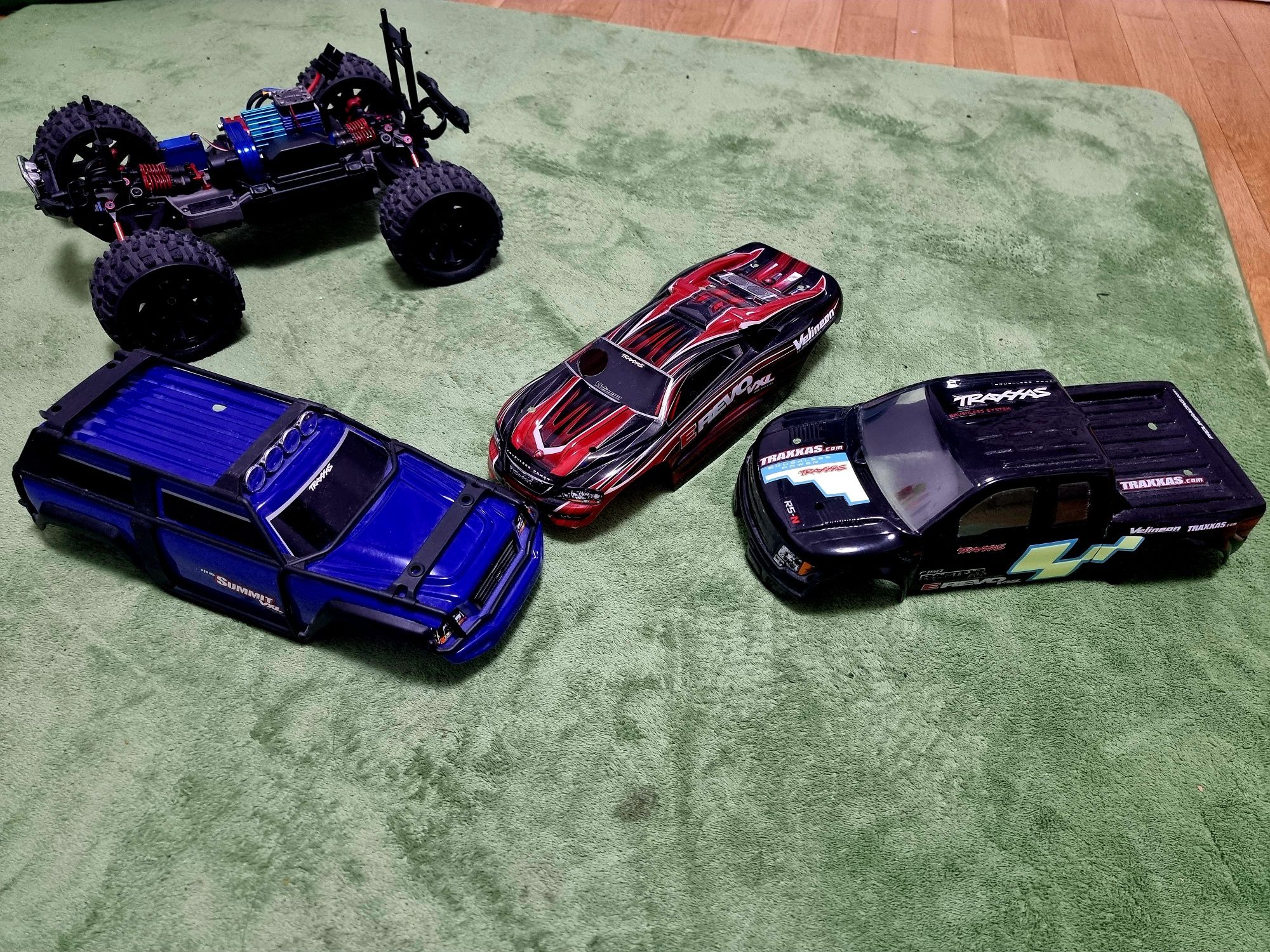 Traxxas 1/16 VXL с много подобрения