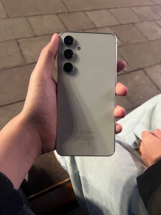 Samsung galaxy S24 FE идеал