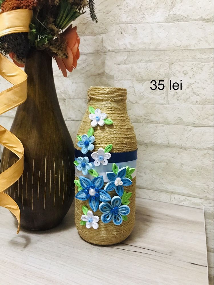 Sticla decorativa cu flori din quilling