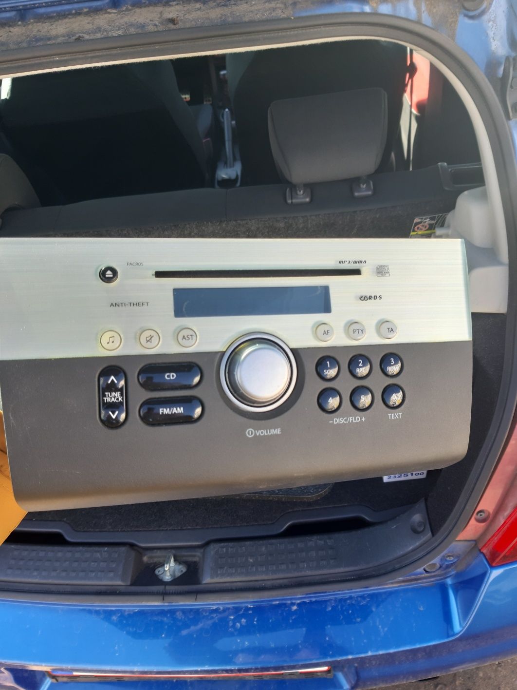 Radio cd player casetofon auto mp3 Suzuki Swift 2004 - 2009 impecabil