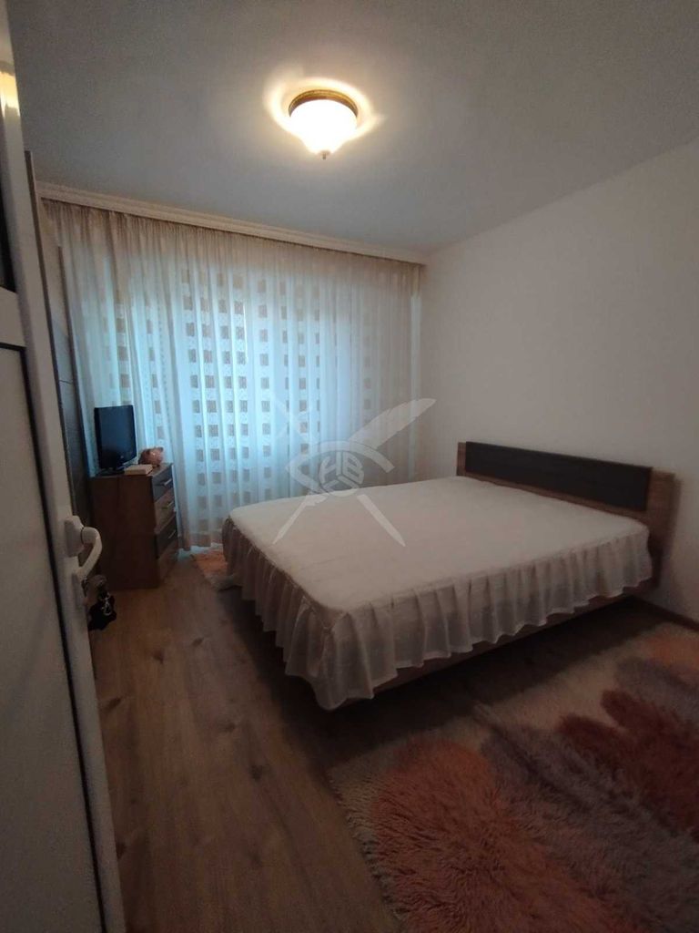 Продава се Тристаен апартамент в Бургас, Славейков - 82 кв.м за 1952 €/кв.м - Снимка #9