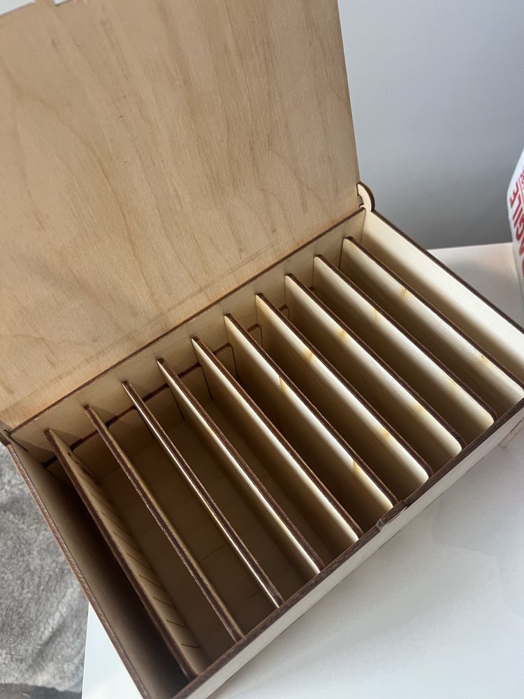 Дървена кутия за съхранение на мигли с 10 дисплея