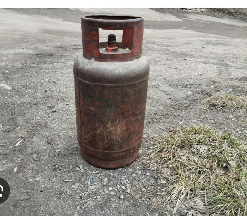 Продам маленький газовый балон б/у