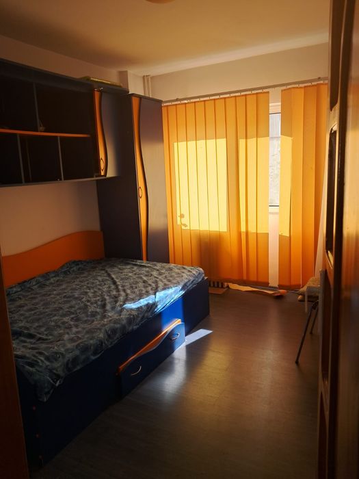Apartament 4 camere, decomandat, et. 3, zona Autogara