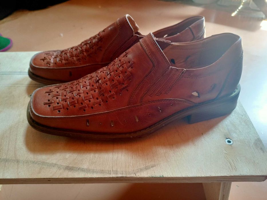 Продам мужские туфли новые