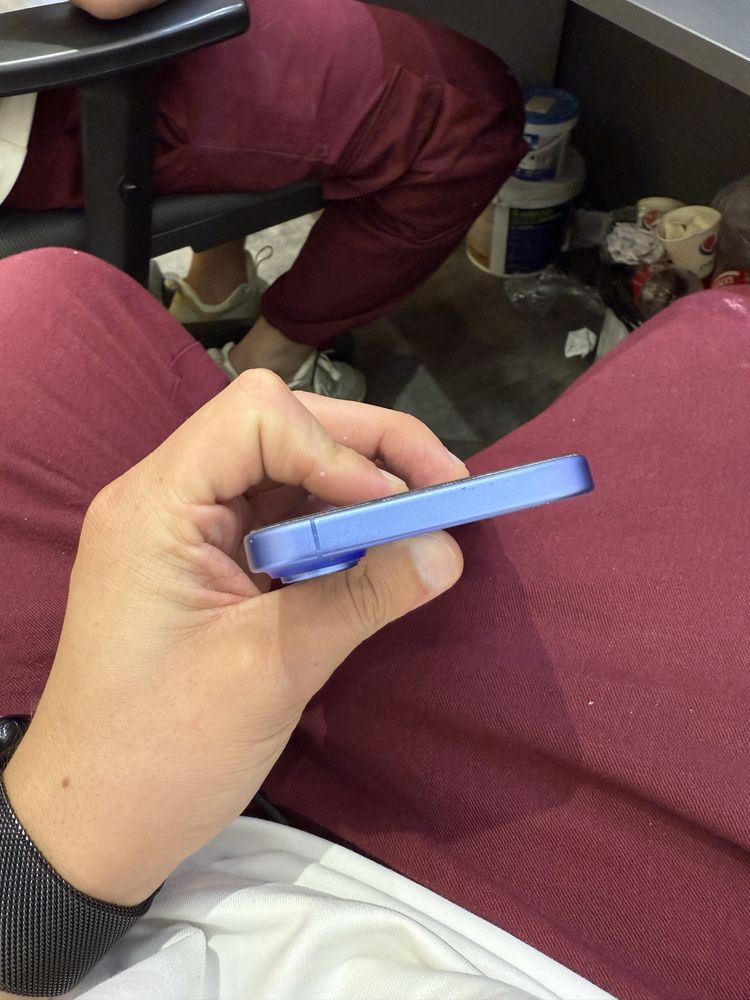 Продаеться Iphone 16