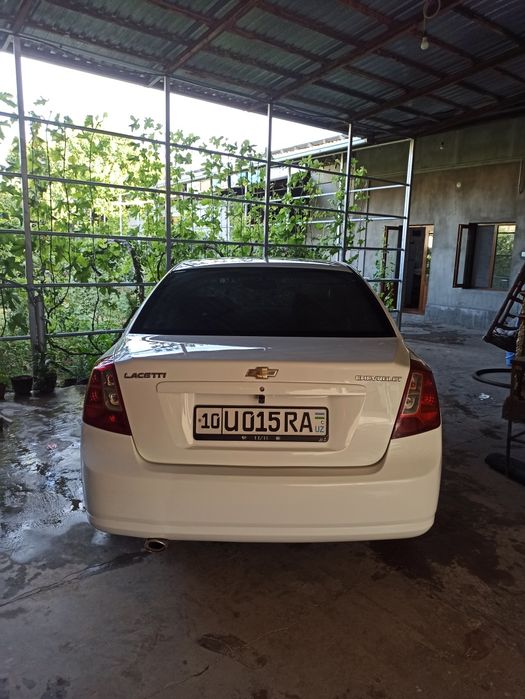 Chevrolet lacetti 1.8 mator mexanika sotiladi
