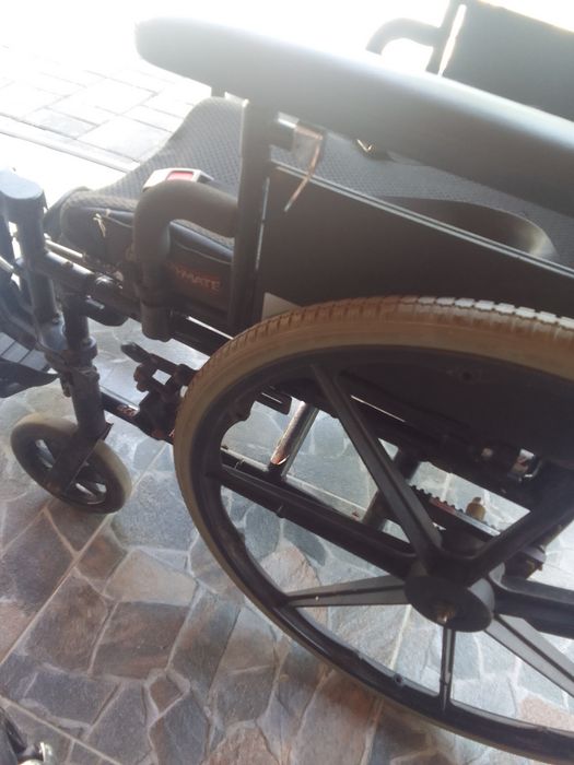 Cărucior pentru dezabili pliabil